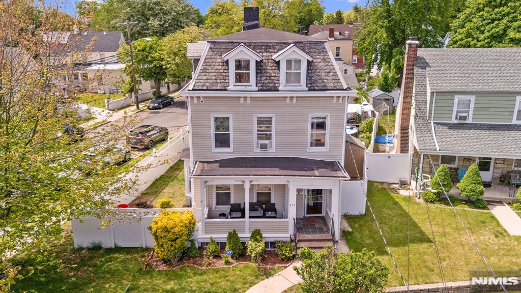 Property for Sale at 218 Waldo Place, Englewood, New Jersey - Bedrooms: 5 
Bathrooms: 4 
Rooms: 12  - $599,000