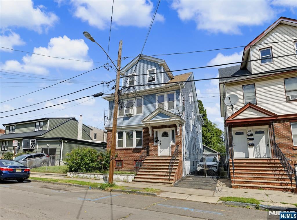 102 Delmar Place