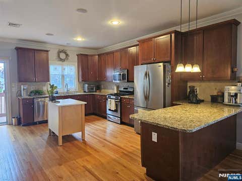 Photo of 376 Aurora #A, Cliffside Park, NJ 07010 (MLS # 26020327)