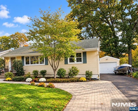 Photo of 98 Roosevelt Boulevard, Oakland, NJ 07436 (MLS # 26035291)