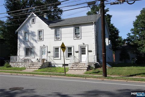 Photo of 181 Midland AVE #2, Paramus, NJ 07652 (MLS # 26027341)