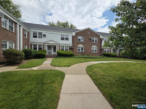 18A Elmwood Court 18A Elmwood Park NJ 07407