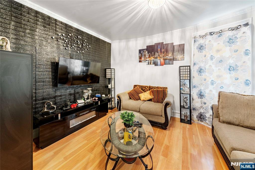 48 39th Street