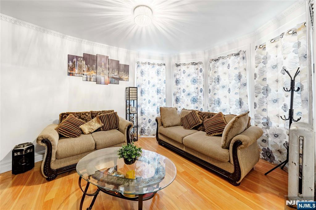 48 39th Street