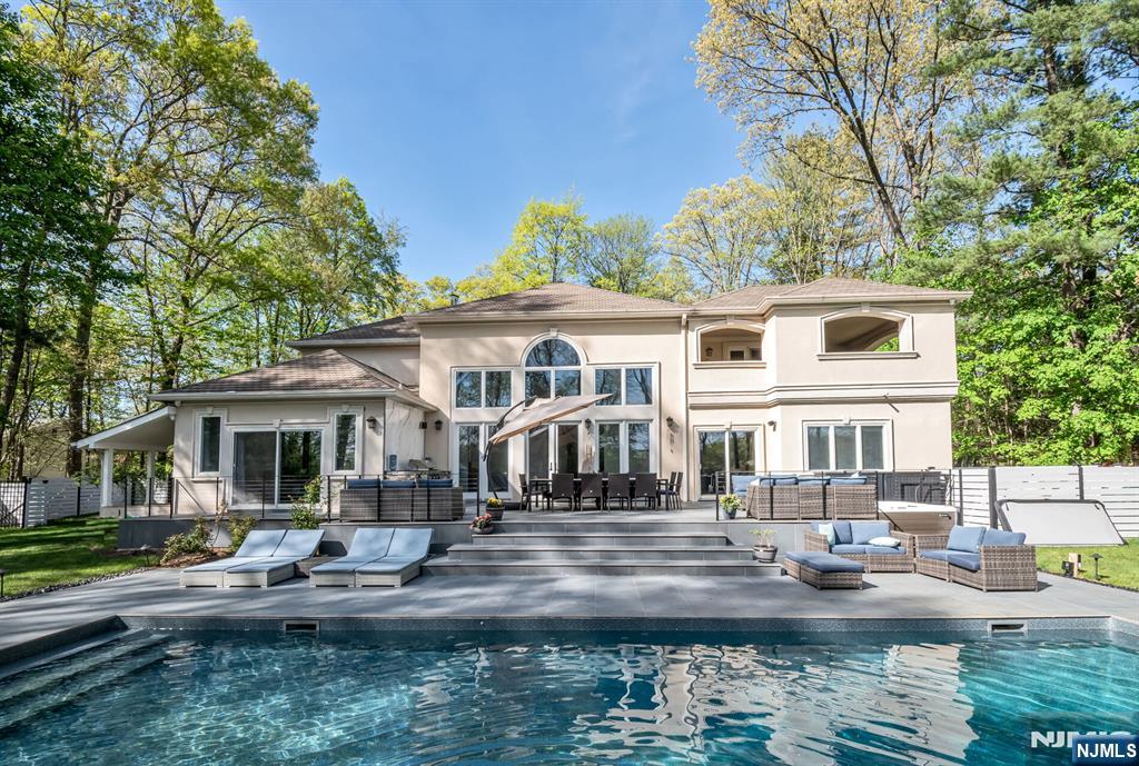 38 Rolling Ridge Road