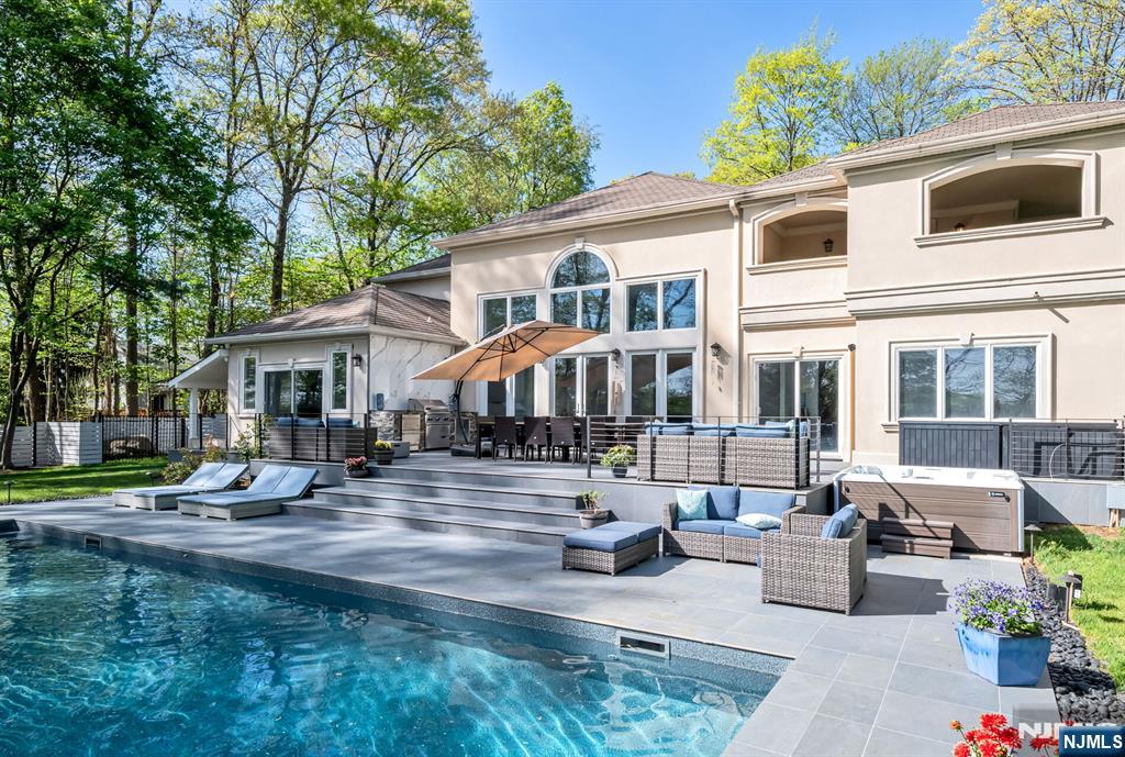 38 Rolling Ridge Road