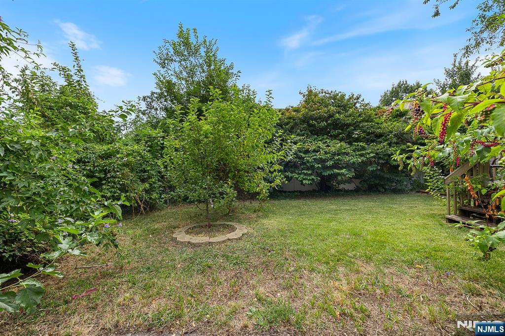25 Riverview Avenue