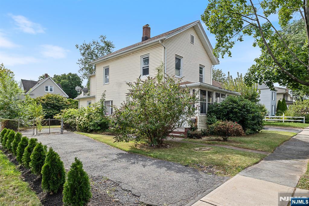 25 Riverview Avenue