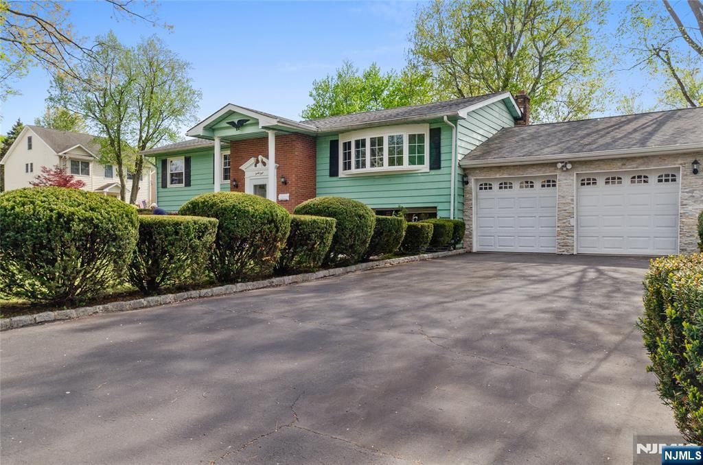 Photo of 41 Cooper Avenue, Roseland, NJ 07068 (MLS # 26014572)