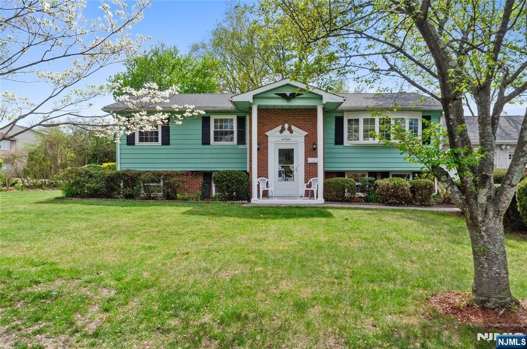 Photo of 41 Cooper Avenue, Roseland, NJ 07068 (MLS # 26014572)