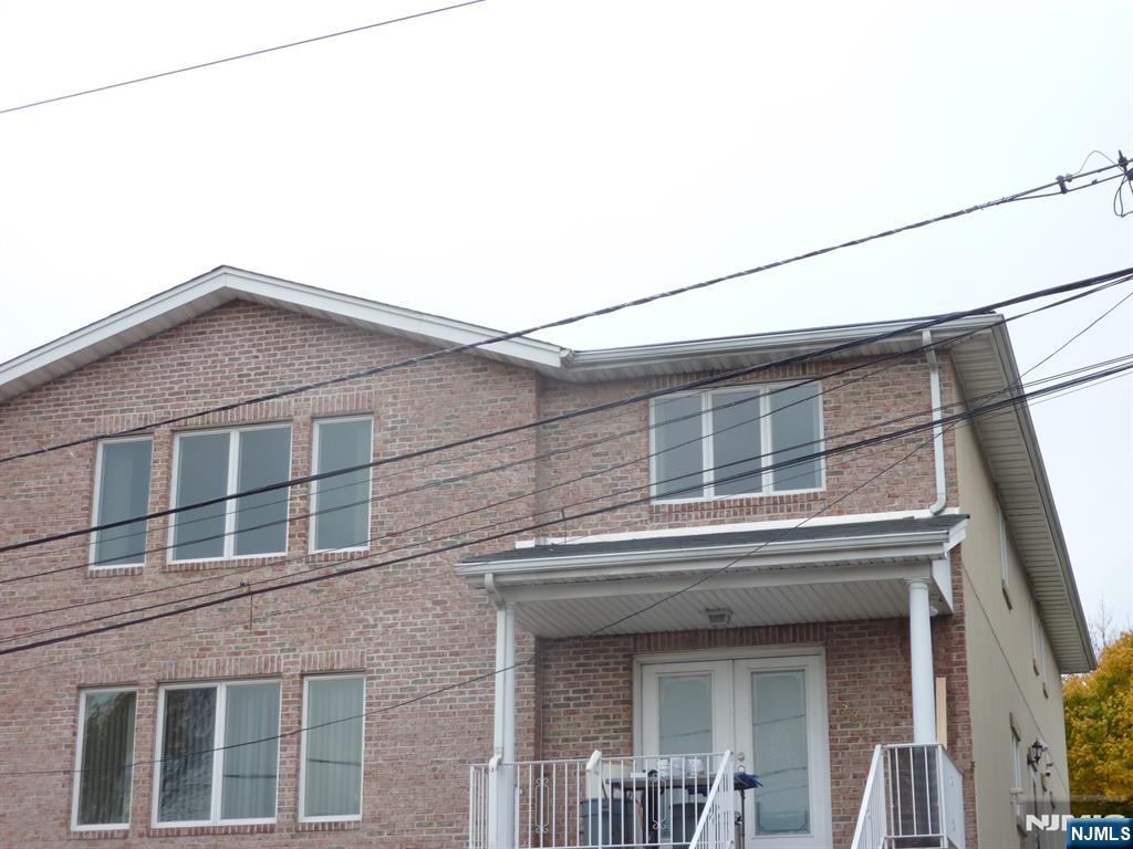 Photo 1 of 237 E Homestead Ave, Palisades Park, New Jersey, $2,900, Web #: 325015151