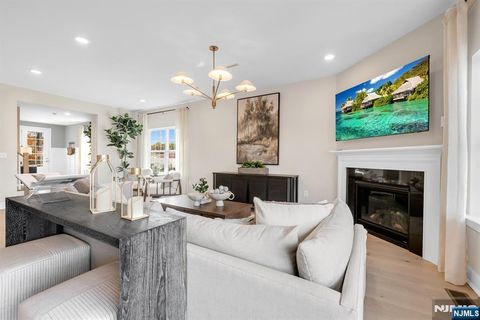 Photo of 14 Belmont Place, Oakland, NJ 07436 (MLS # 26026621)