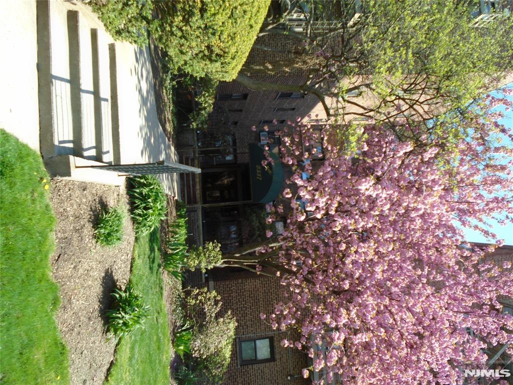 Rental Property at 2337 Hudson Ter B15, Fort Lee, New Jersey - Bathrooms: 1 
Rooms: 1  - $1,350 MO.