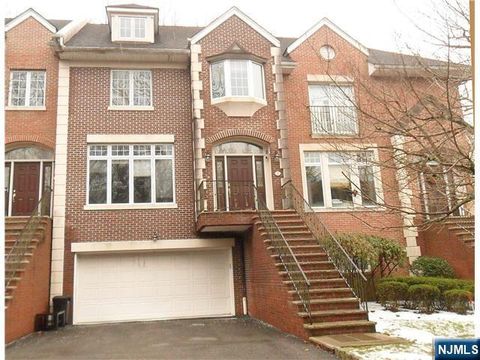 Photo of 3 Candlewood Dr, Old Tappan, NJ 07675 (MLS # 25042216)