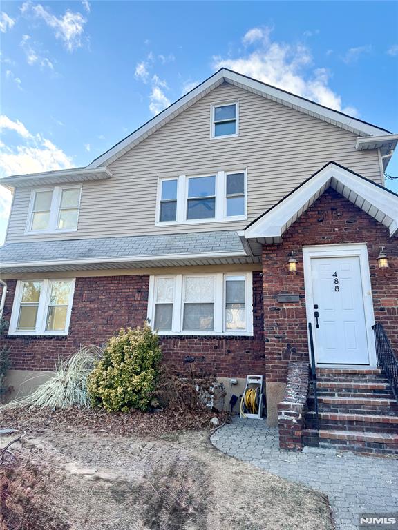 488 Linden Ave, Teaneck, New Jersey - 2 Bedrooms  
1 Bathrooms  
6 Rooms - 