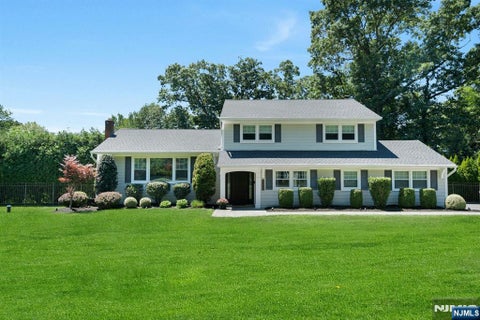Photo of 247 Oldwoods Road, Franklin Lakes, NJ 07417 (MLS # 26025991)