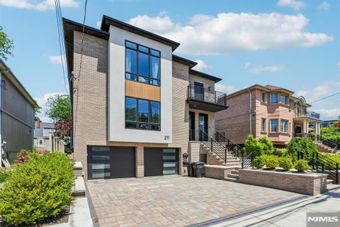 Photo of 211 Warwick Ave #1, Fort Lee, NJ 07024 (MLS # 26022079)