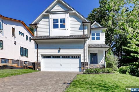 Photo of 119 Columbus Dr, Tenafly, NJ 07670 (MLS # 26011291)