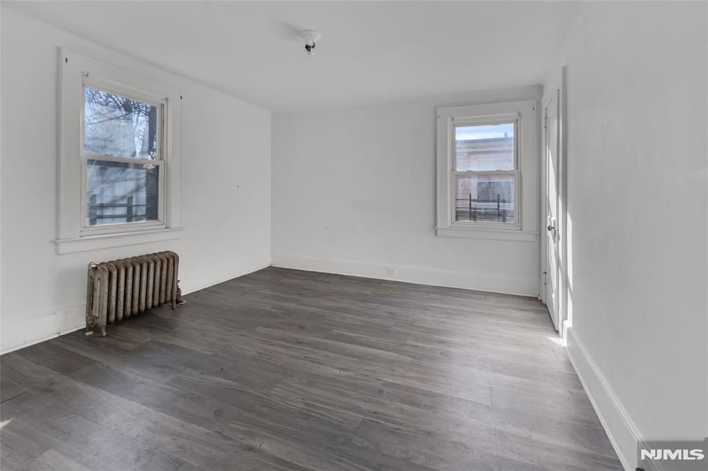 Photo of 184 Sunset Ave, Newark, NJ 07106 (MLS # 25031835)