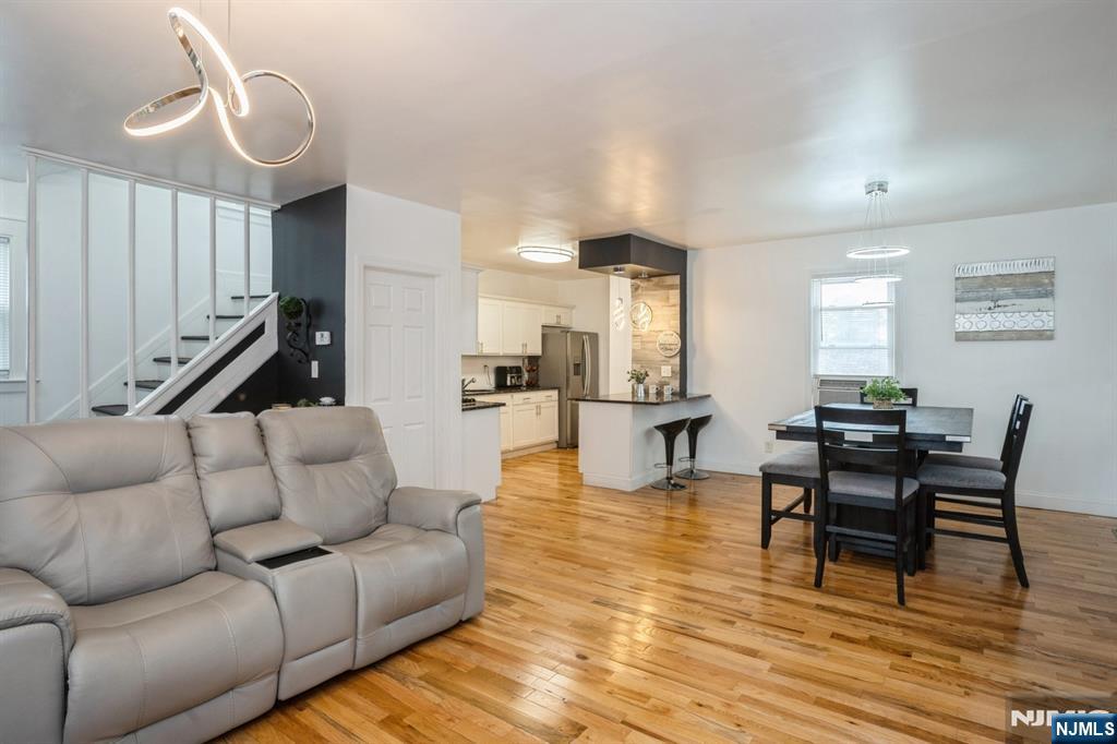 64 Hardgrove Terrace