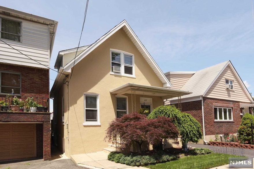 A great condo alternative. Lovely, well maintained 2 Bedroom Colonial with two and a half baths. Enter the large foyer and move on to the large living room. There is a large dining room, kitchen and half bath rounding out the first floor. The second floor has two bedrooms and a full bath. The finished basement holds a playroom, office, full bath, storage Room and laundry Room with access to back yard. There is a deck off the kitchen. A nice backyard finishes off the proeprty.