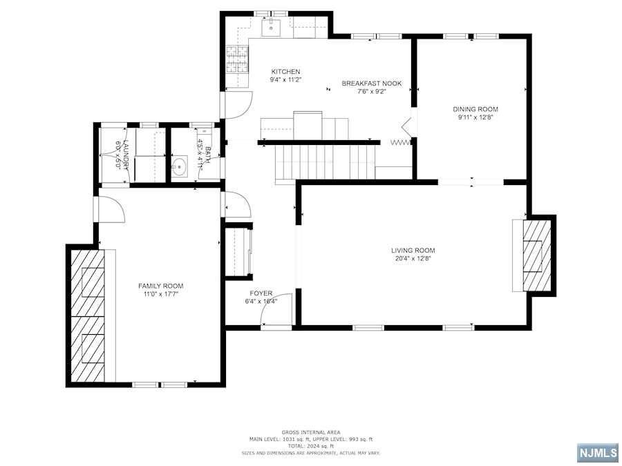 Main image without alt text