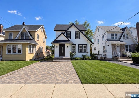 Photo of 693 Chestnut Avenue, Teaneck, NJ 07666 (MLS # 26035725)