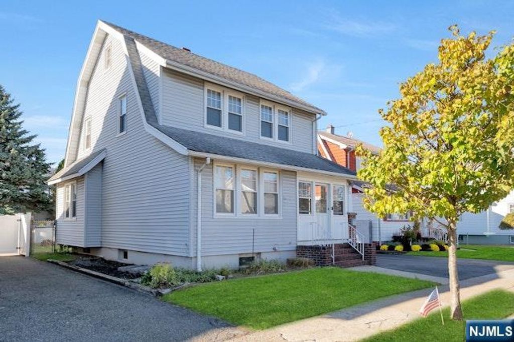 Photo of 75 Scrivens Street, Totowa, NJ 07512 (MLS # 25037062)