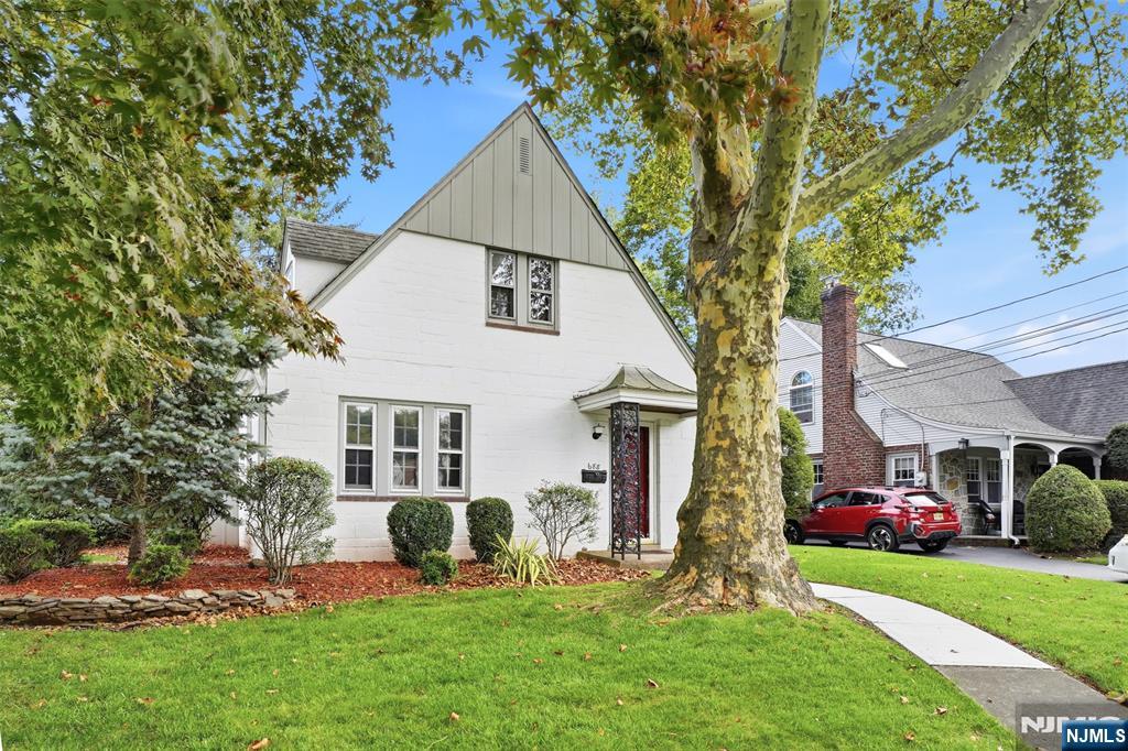688 Bogert Road