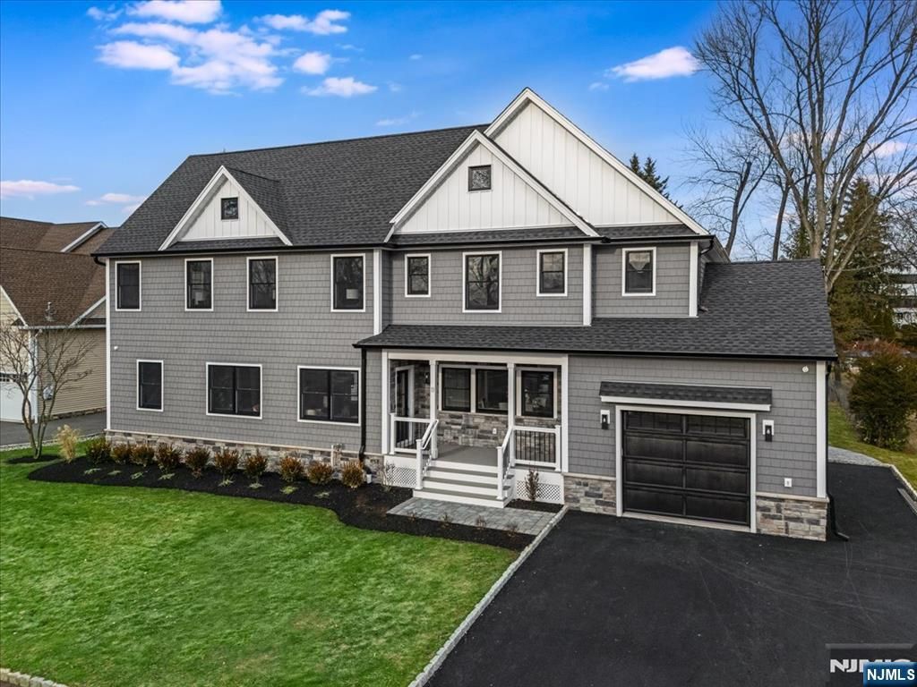 Photo of 11 Laurel Place, Fairfield, NJ 07004 (MLS # 26002217)