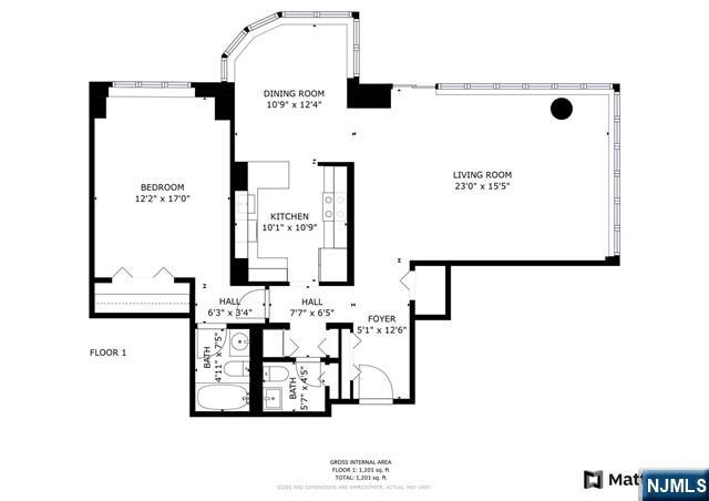 Main image without alt text