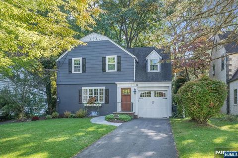 114 Sherwood Road, Ridgewood, NJ 07450 - MLS#: 25008848