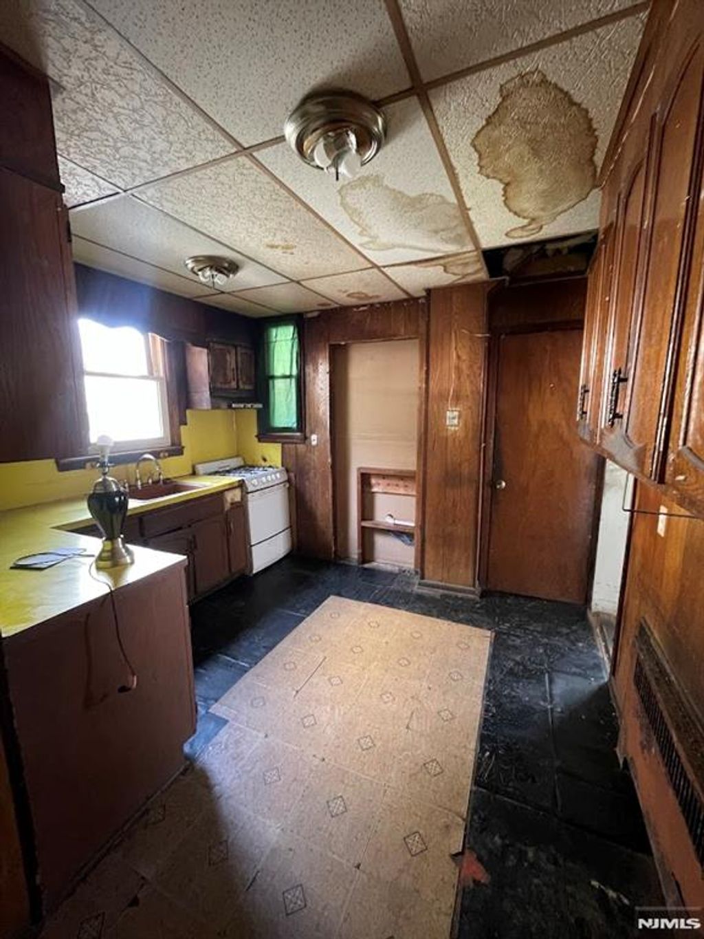 Photo of 44 Leslie Street, Newark, NJ 07108 (MLS # 25035514)