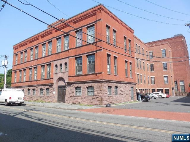 18 Market Street 301