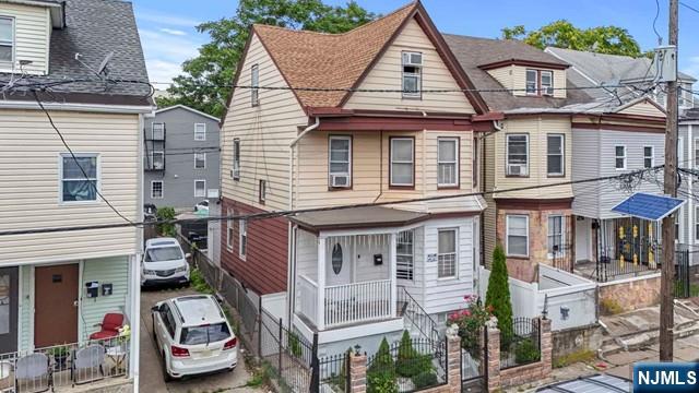 602 E 23rd Street, Paterson, New Jersey - 6 Bedrooms  
3 Bathrooms  
10 Rooms - 