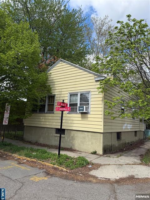 Photo of 39 Columbus Street, Bloomfield, NJ 07003 (MLS # 26019840)