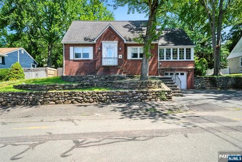 Photo of 25 Forest St, Closter, NJ 07624 (MLS # 25043242)