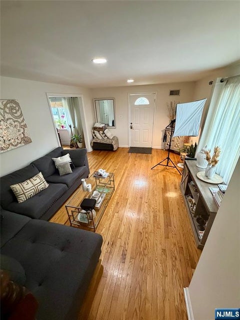 Photo of 727 Cornwall Ave, Teaneck, NJ 07666 (MLS # 26030386)