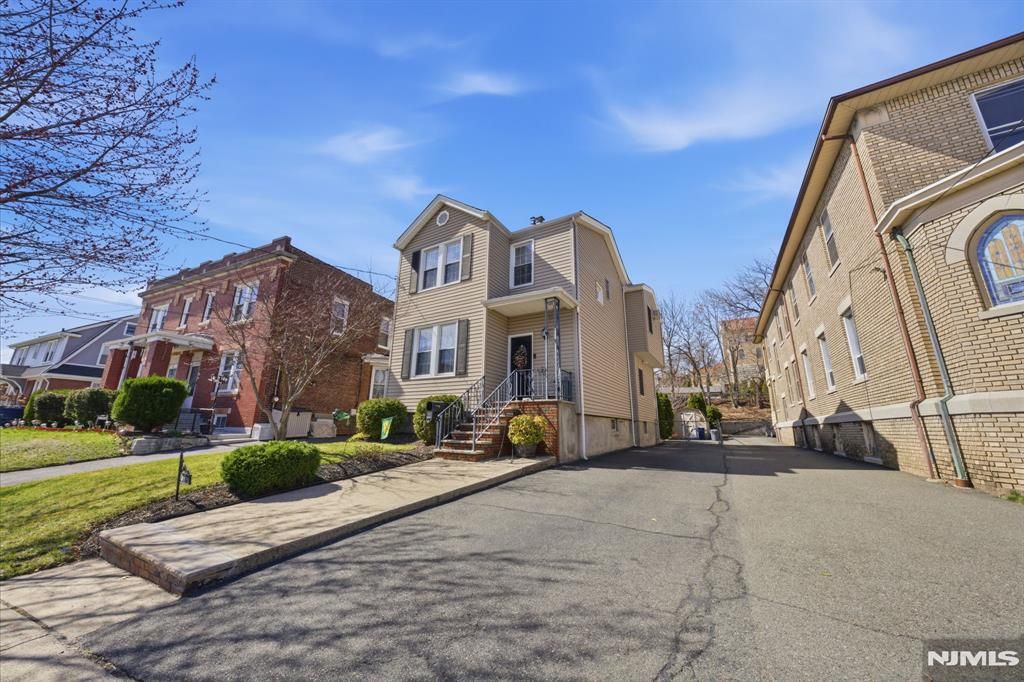 Photo of 9 Vreeland Avenue, East Rutherford, NJ 07073 (MLS # 26009270)