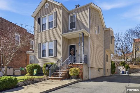 Photo of 9 Vreeland Avenue, East Rutherford, NJ 07073 (MLS # 26009270)