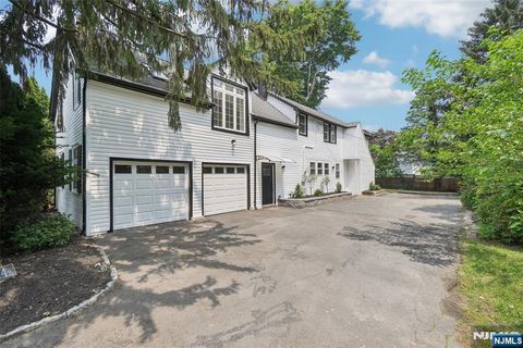24 Tuers Place Montclair NJ 07043