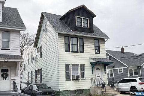 132 Brookwood Avenue East Orange NJ 07018