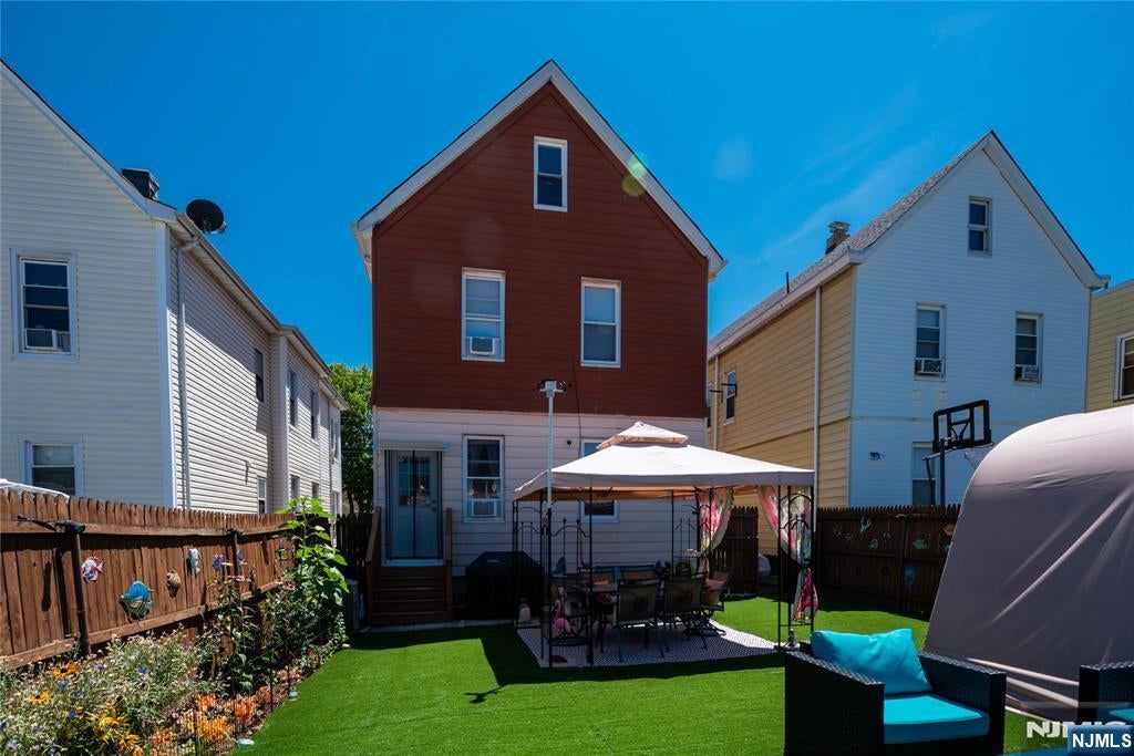 58 Piaget Avenue