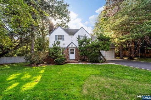 Photo of 1 Grange Court, Teaneck, NJ 07666 (MLS # 25028658)