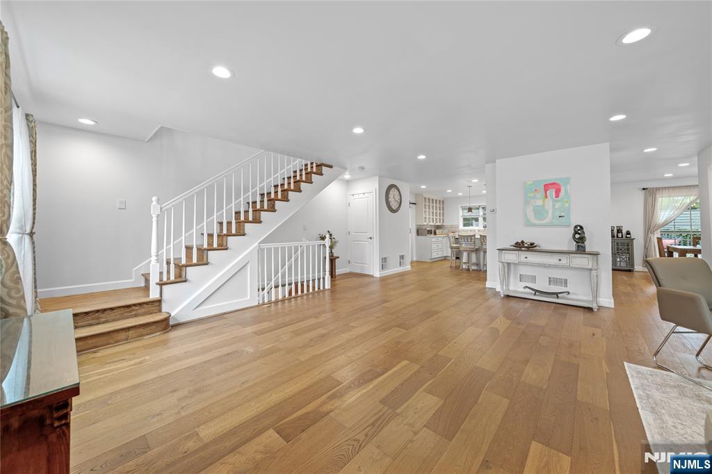 322 E Midland Avenue