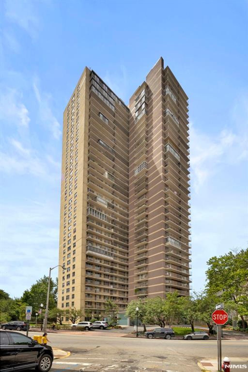 Photo of 6040 Boulevard E #32N, West New York, NJ 07093 (MLS # 25042032)