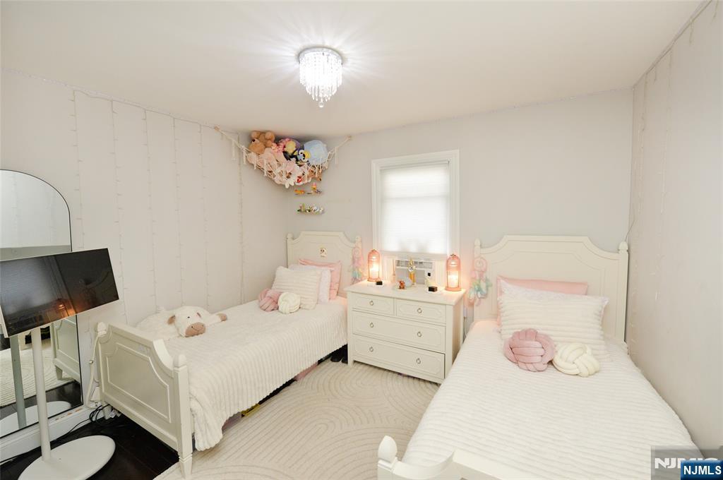 25-14 Berdan Avenue