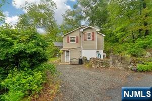 Property for Sale at 8 Oak Avenue, Denville Twp, New Jersey - Bedrooms: 3 
Bathrooms: 2 
Rooms: 6  - $435,000