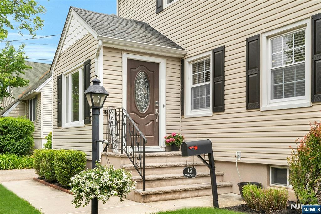 15 Oak Place