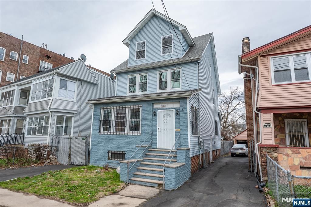 Photo of 155 Augusta Street, Irvington, NJ 07111 (MLS # 26010339)